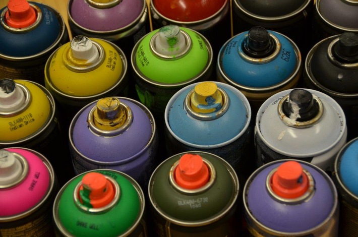 BPOL-HH: Sprayer nach Graffiti-Sachbeschädigungen gestellt- Bundespolizei stellt 19 Farbsprühdosen sicher-