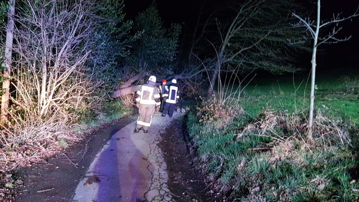 FW-EN: Wetter - Sturmtief "Zeynep" über dem Stadtgebiet Wetter (Ruhr)