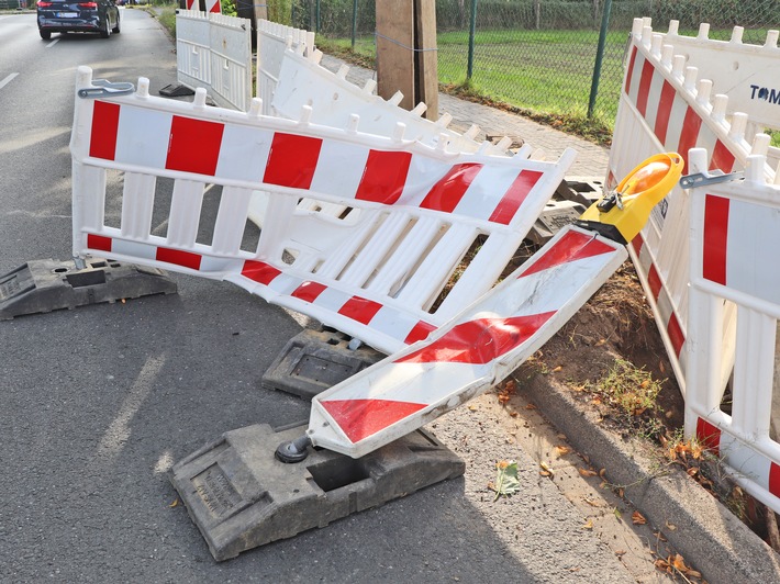 POL-ME: 89-jährige Unfallverursacherin flüchtet von Unfallstelle - Ratingen - 2109062