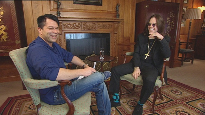 Warum schlief Ozzy Osbourne 18 Monate auf dem Sessel? Markus Kavka entlockt dem "Prince of Darkness" düstere Geheimnisse für die zweite Staffel von "NUMBER ONE!" - ab 30. November bei kabel eins (mit Bild)