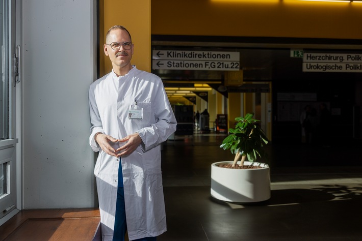 Organspende: Begleitung der Angehörigen ist wichtig / Intensivmediziner Dr. Thomas Weig im Gespräch mit der "Apotheken Umschau" zum sensiblen Thema Hirntod