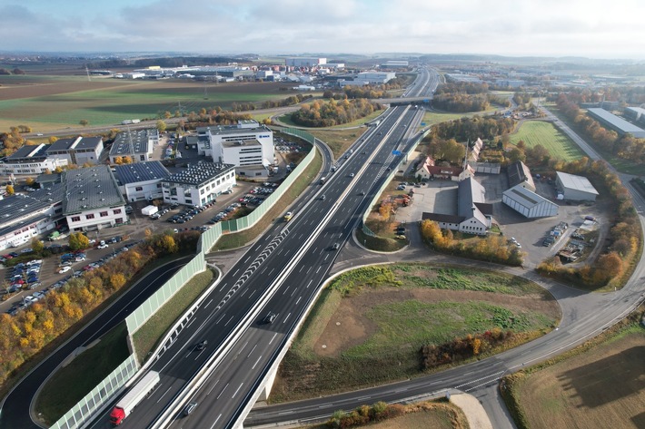 Offizielle Verkehrsfreigabe / A 8 auf 6 Spuren erweitert / Hohenstadt - Ulm-Nord