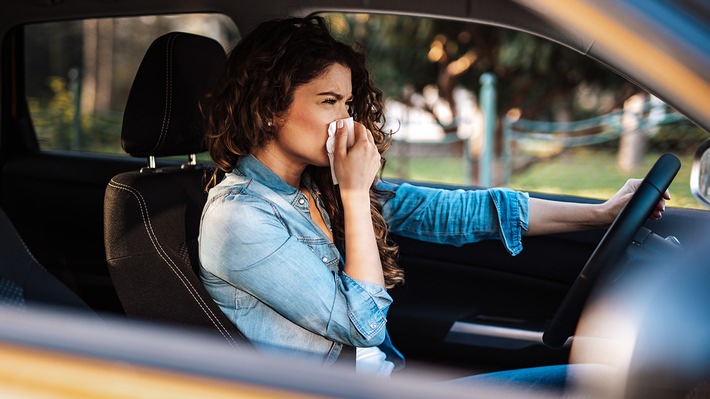 Herausforderung Heuschnupfen: Allergiker fahren gefährlich