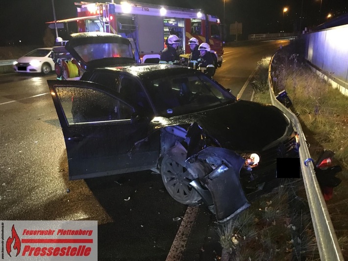 FW-PL: OT- Eiringhausen. Verkehrsunfall zwischen Hochbrücke und dem sogenannten Lennekreuz.