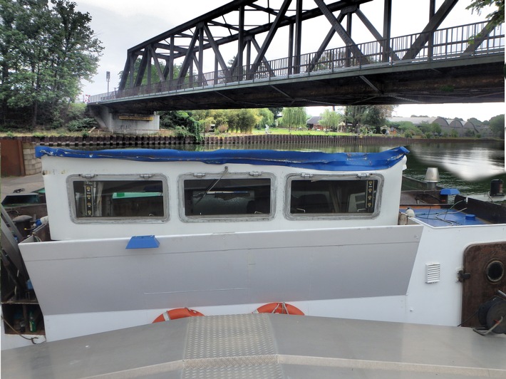 POL-DU: Rheine/Duisburg: Schiffsunfall auf dem Dortmund-Ems-Kanal