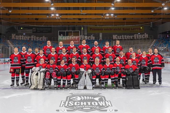FW Bremerhaven: Feuerwehr-Eishockey-Liga Nord am Freitag in der Eisarena Bremerhaven / Eintritt frei