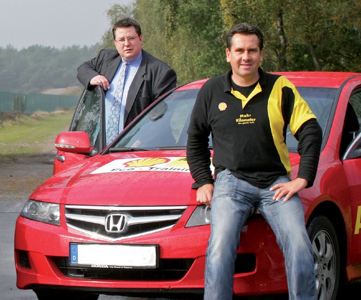 Start der Shell Eco Challenge  / Jeder kann sparen: Shell sucht clevere Autofahrer