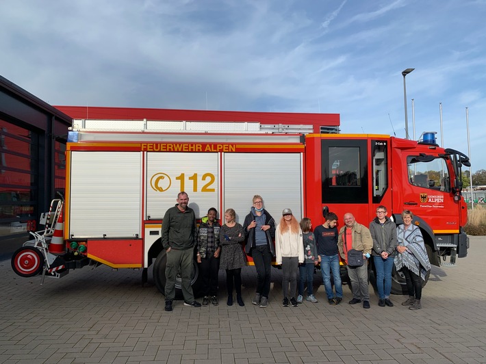 FW Alpen: Oberstufe der Bönninghardt-Schule zu Gast bei der Freiwilligen Feuerwehr Alpen