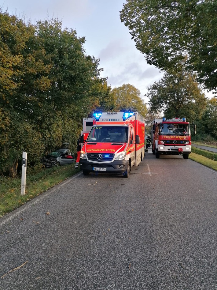 FW-RD: Verkehrsunfall B77, Höhe Jahrsdorf (Kreis Rendsburg-Eckernförde)