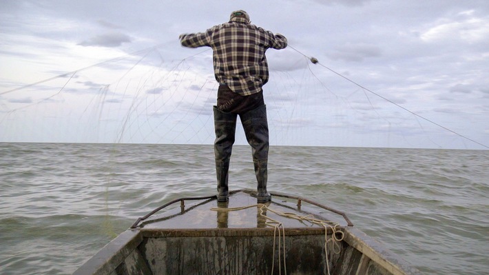 3sat zeigt mit Schweizer Filmpreis ausgezeichneten Dokumentarfilm "Ostrov – Die verlorene Insel"