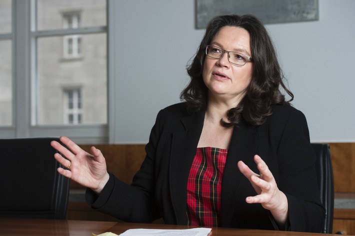 "Die Berufsgenossenschaft der Bauwirtschaft verdient Anerkennung" - Bundesministerin Andrea Nahles im Interview mit BG BAU aktuell