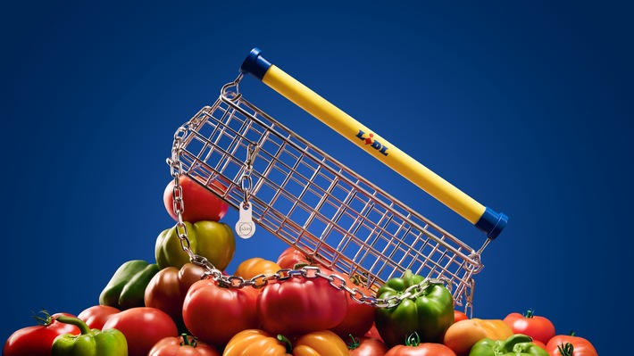 Lidl präsentiert die "Trolley Bag": Zweite Kooperation mit dem weltbekannten Designer Nik Bentel