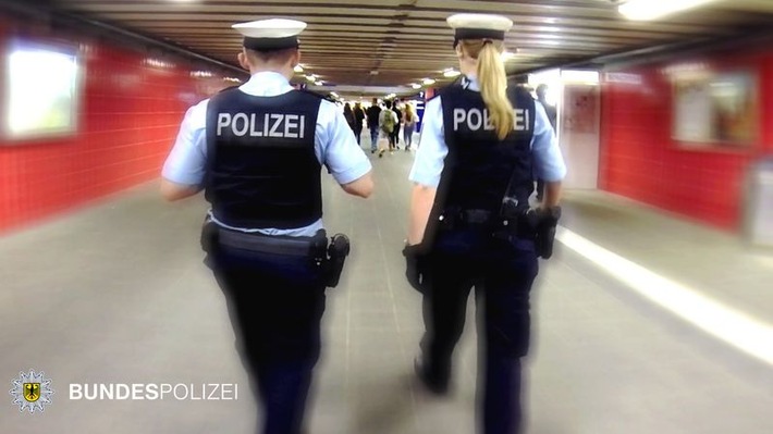Bundespolizeidirektion München: Zahlreiche Einsätze der Bundespolizei im bahnpolizeilichen Aufgabenbereich: Körperverletzungen / Festnahme / Mann mit Messer / Gleisabsuche