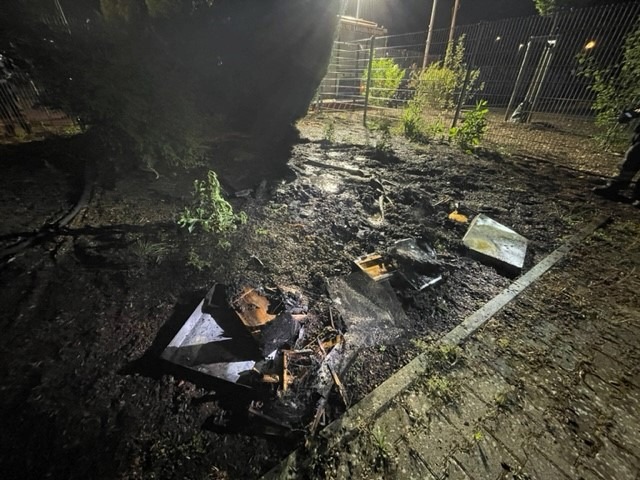 POL-PDKH: Brand eines Bienenstocks auf dem Gelände einer Firma in Langenlonsheim