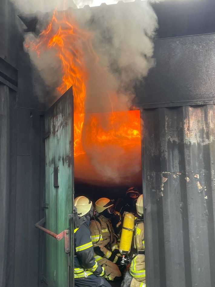Feuerwehr Kalkar: Zusätzliches Atemschutztraining für die Kalkarer Feuerwehr