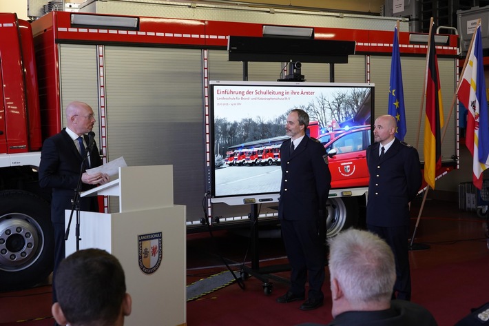 IM-MV: Innenminister Christian Pegel begrüßt neuen Leiter der Landesschule für Brand- und Katastrophenschutz