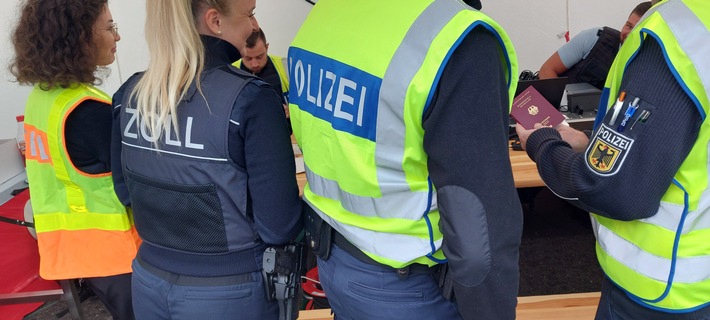 HZA-F: Gemeinsam gegen Raser, Schleuser und Schmuggler- 360 Grad- Kontrolle von Polizei und Zoll am Frankfurter Flughafen