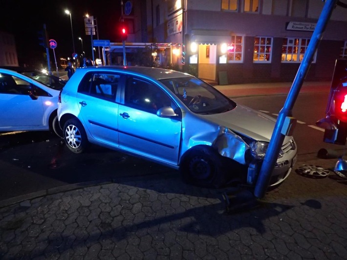 POL-PDKH: Verkehrsunfall mit mehreren verletzten Personen