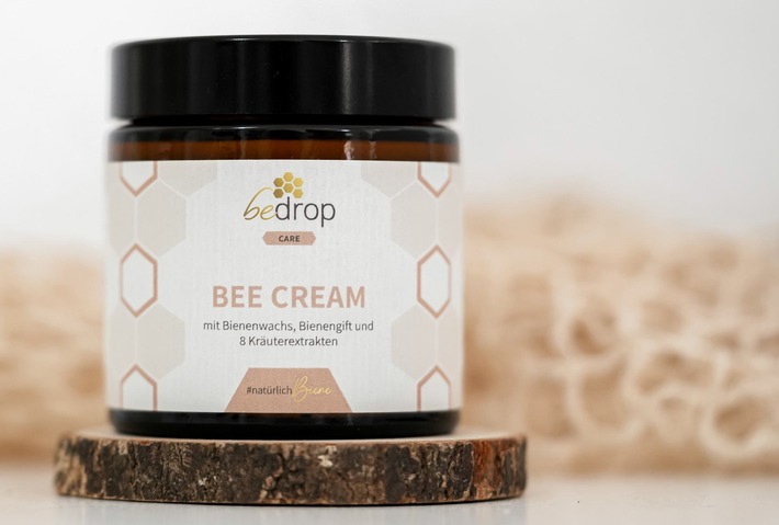 Warum Bienengift als naturbasierte Alternative zu klassischen Pflege- und Funktionscremes zum Trend wird