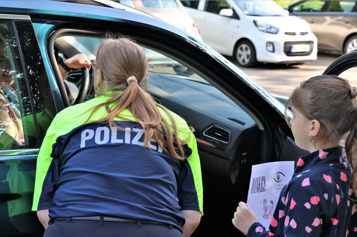 POL-NE: Dankzettel für rücksichtsvolle Autofahrer