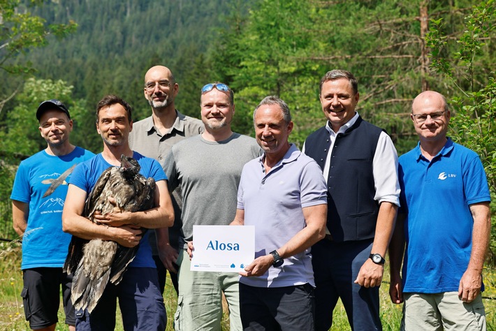 Bartgeier-Projekt geht ins sechste Jahr: "Alosa" und "Zierli" neu im Klausbachtal / LBV und Nationalpark Berchtesgaden wildern erneut zwei junge Bartgeier aus