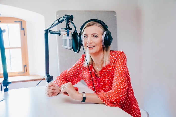 Neuer Podcast "1 x täglich Glück": Was bedeutet Glück für uns? / Claudia Röttger im Gespräch mit Menschen, die von ihrem persönlichen "Glücksrezept" erzählen