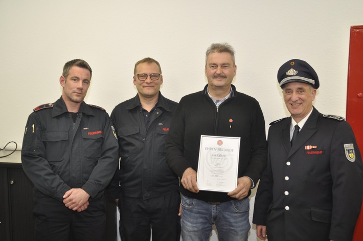 FW-KLE: Bedburg-Hau: Ehrung für 40 Jahre ehrenamtlichen Dienst in der Freiwilligen Feuerwehr