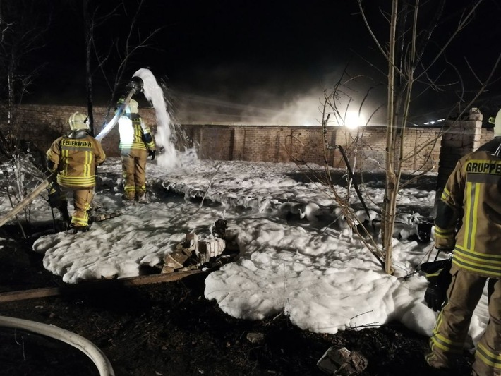 POL-NB: Brand einer leerstehenden, ehemals landwirtschaftlich genutztenHalle in Usedom, Stadt, LK VG