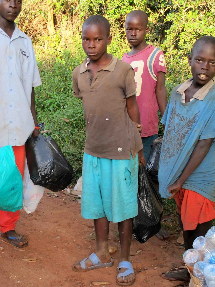 RED NOSE DAY 2011 -  Kindernothilfe in Uganda (mit Bild)