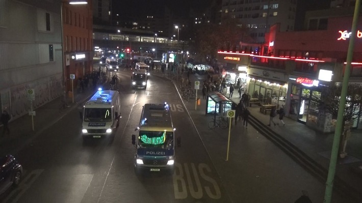 "ZDFzeit" fragt: Wie viel Polizei braucht Deutschland? /  Dokumentation über Ordnungshüter unter Druck (FOTO)