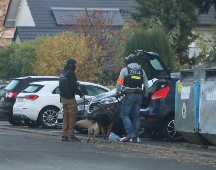 ZOLL-F: Durchsuchungen und Festnahmen wegen des Verdachts des bandenmäßigen Handeltreibens mit Betäubungsmitteln und Cannabis in großem Umfang
