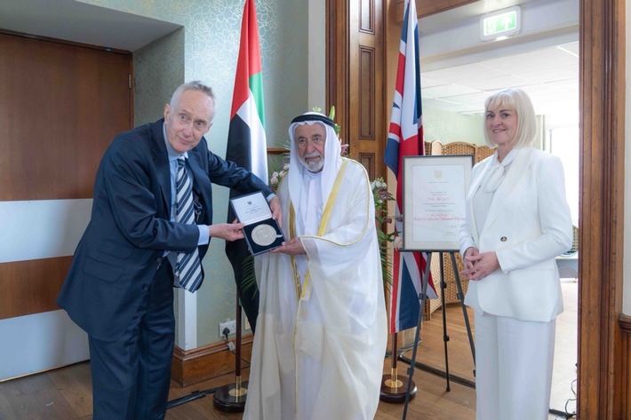 University of Exeter ehrt Herrscher von Schardscha und erweitert Institut für Arabische und Islamische Studien