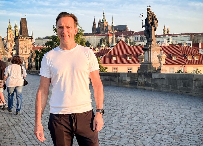Danko Handrick zeigt sein Prag: Neue „#hinREISEND“-Reportage vom MDR jetzt in ARD Mediathek