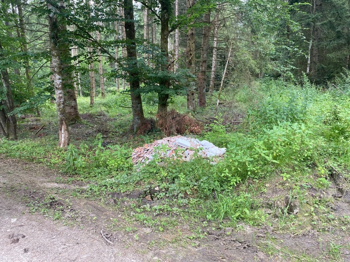 POL-KN: (Gunningen / TUT) Zeugenaufruf zu Ablagerung von Bauschutt an einem Waldweg (01.07.2020 - 13.07.2020)