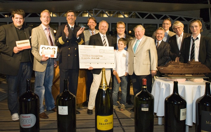 Charity-Event auf MS EUROPA: 149.000 Euro zugunsten von World Childhood Foundation