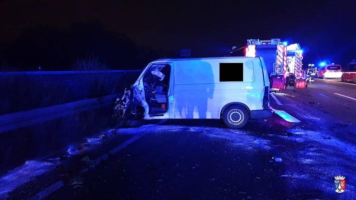 FW-OB: Schwerer Verkehrsunfall auf der BAB A3