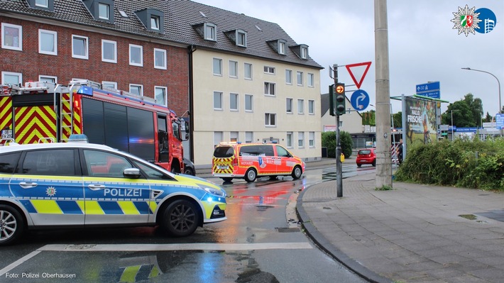 POL-OB: Motorrad-Sturz auf nasser Fahrbahn - Fahrer schwer verletzt