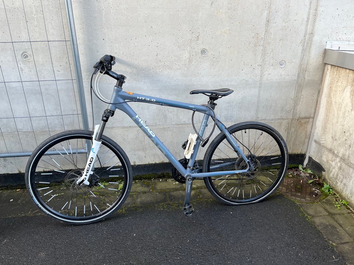 POL-AC: Gestohlen, gefunden, zurückgegeben: Erfolgreiche Wochen der Polizei Aachen im Kampf gegen Eigentumskriminalität - unter anderem sogar 10 Jahre nach dem Diebstahl