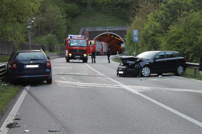 POL-PDLD: Verkehrsunfall mit einer schwer- sowie einer leichtverletzten Person