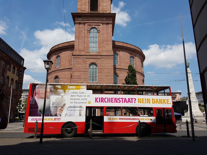 "Deutschland ist ein demokratischer, sozialer und weltanschaulich neutraler Bundesstaat" - Giordano-Bruno-Stiftung fordert Erweiterung von Artikel 20 des Grundgesetzes