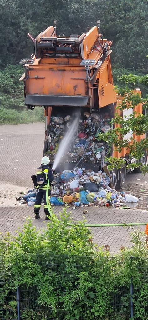 FW-EN: Feuer kommt zur Feuerwehr