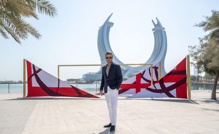 Was für ein Schuss! Qatar Tourism präsentiert &quot;Posts of Qatar&quot; / David Beckham knipst sich vor malerischer Kulisse