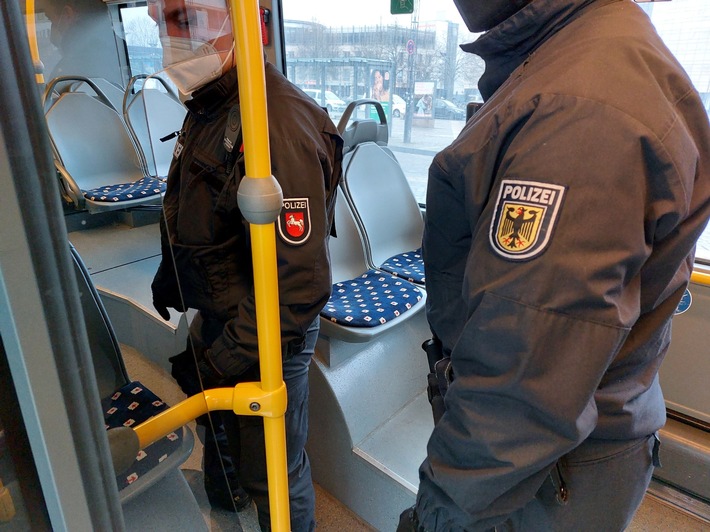 POL-OS: Landesweite Corona-Kontrollen im ÖPNV- Polizeidirektion Osnabrück zieht überwiegend positive Bilanz