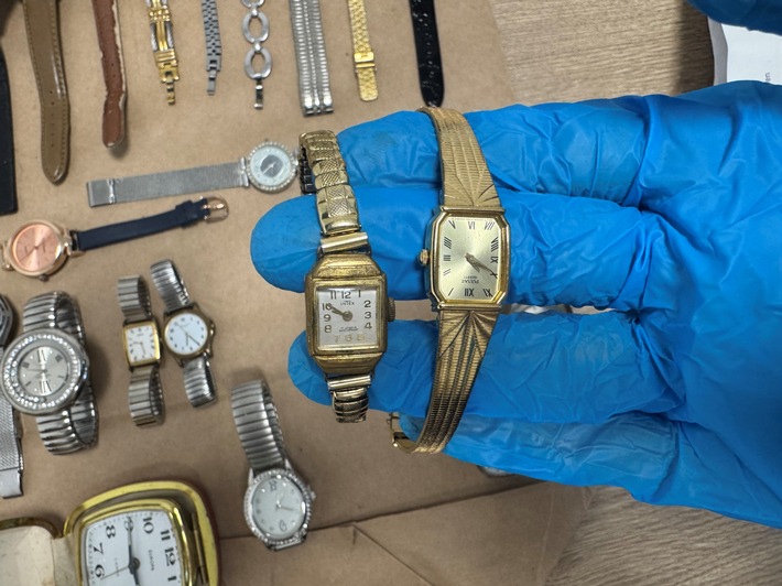 POL-Bremerhaven: Polizei stellt Diebesgut sicher und sucht Eigentümer