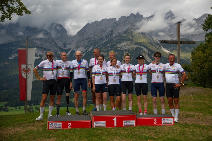 Radsportbegeisterte erobern Kitzbühel