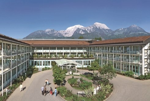 Pressemeldung: Schön Klinik Berchtesgadener Land ist einer der besten Arbeitgeber Bayerns