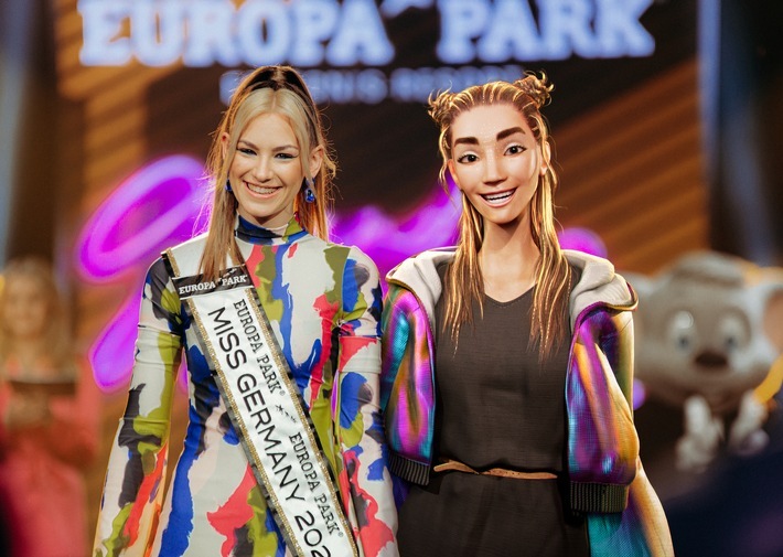 Miss Germany 2023 Kira Geiss mit der virtuellen Influencerin Lij / Weiterer Text über ots und www.presseportal.de/nr/53287 / Die Verwendung dieses Bildes für redaktionelle Zwecke ist unter Beachtung aller mitgeteilten Nutzungsbedingungen zulässig und dann auch honorarfrei. Veröffentlichung ausschließlich mit Bildrechte-Hinweis.