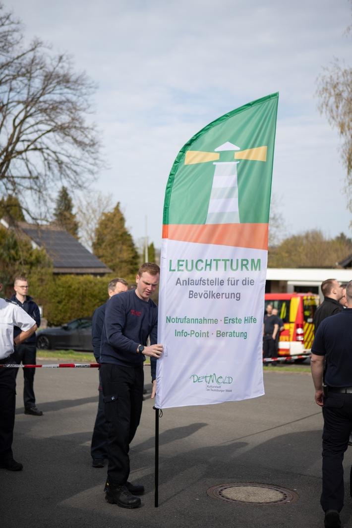 FW-DT: Gemeinsame Pressemitteilung der Stadt Detmold und der Feuerwehr Detmold: "Leuchtturm" für Katastrophenschutz-Übung erstmals aktiviert