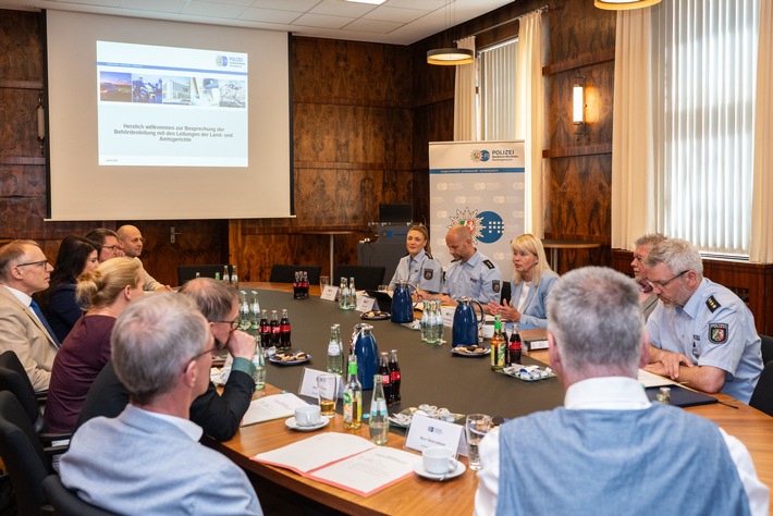 POL-RE: Kreis Recklinghausen/ Bottrop: Sicherheitskonferenz mit den Behördenleitungen der Land- und Amtsgerichte