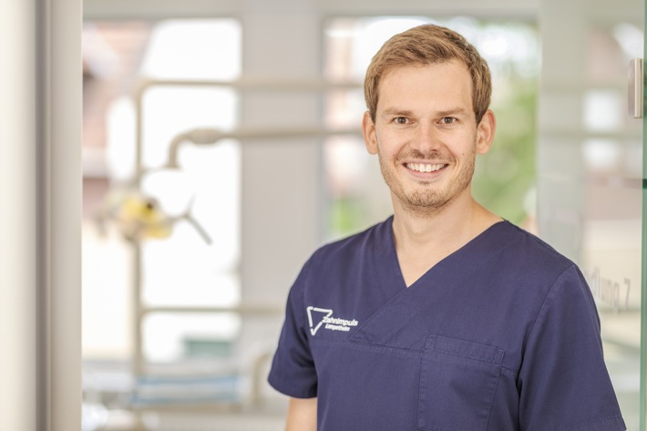 Keine Furcht vor dem Zahnarzt: Dr. med. dent. Philipp Maatz erklärt, wie Angstpatienten mit einer Komplettsanierung unter Vollnarkose ihr Lachen wiederfinden